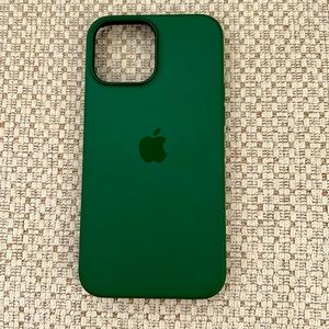 APPLE:  13 Pro Max Silicone Case